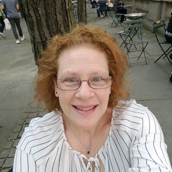 Meet your Posher, Diana - Picture 2 of 2